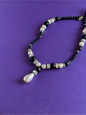 Vintage Miriam Haskell
Black and Pearl Beaded Drop Pendant Necklace